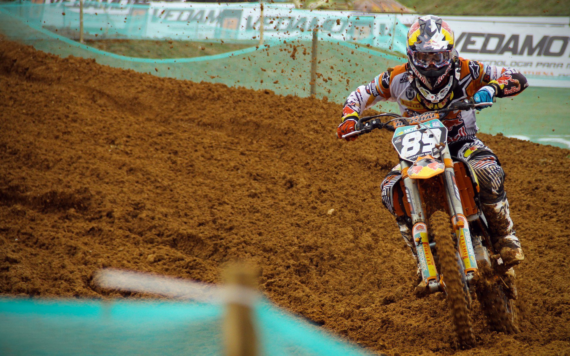 王者荣耀世界冠军杯落幕，中国战队再夺桂冠，电竞热潮席卷全球